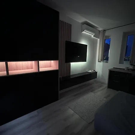 Luxury 1 Bedroom Apartment Bucharest Exterior photo